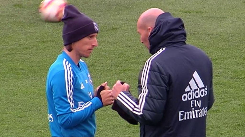 La charla de Zidane a Modric minutos antes de comenzar el entrenamiento