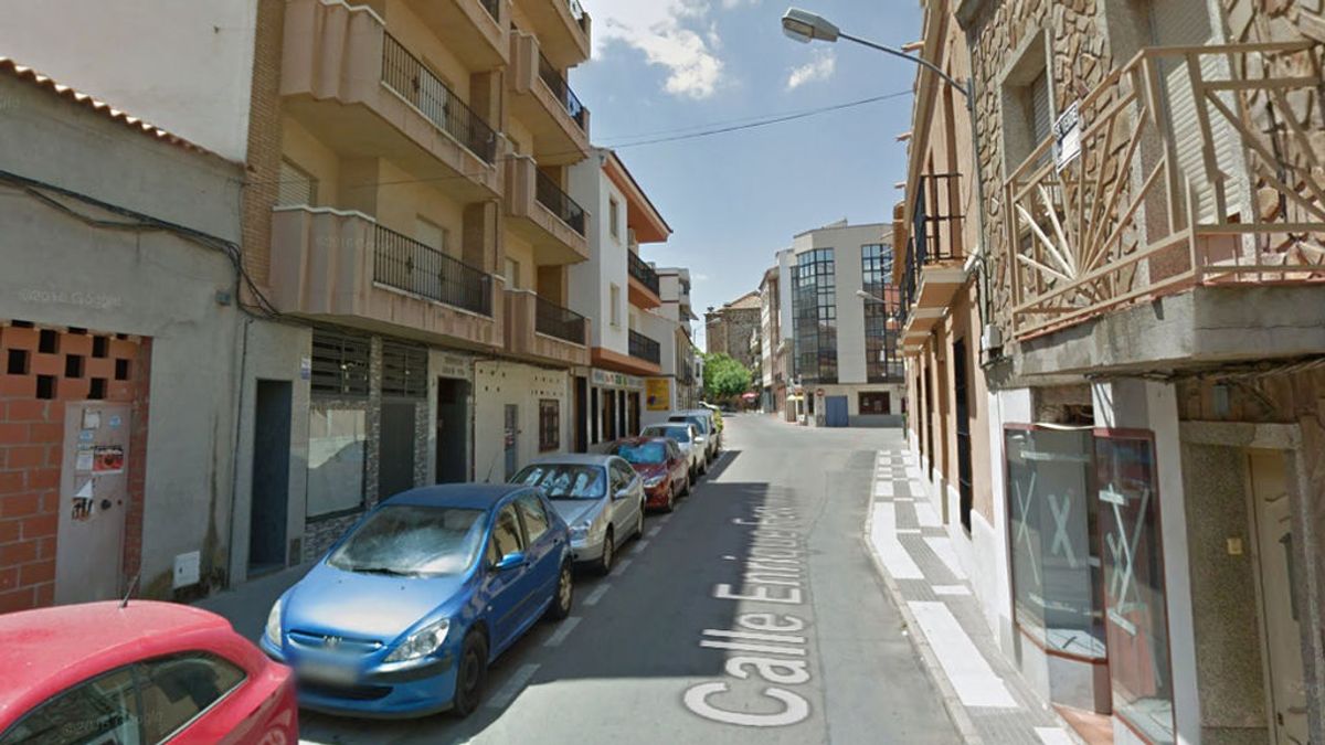 Muere un carnicero al clavarse el cuchillo que manipulaba su mujer en su tienda de Ciudad Real