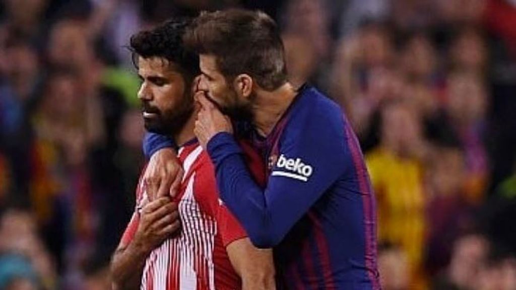 Piqué a Diego Costa tras ser expulsado: “¡Cállate ya! ¿Qué quieres, que te caigan cuatro partidos?” Piqué a Diego Costa tras ser expulsado: “¡Cállate ya! ¿Qué quieres, que te caigan cuatro partidos?”