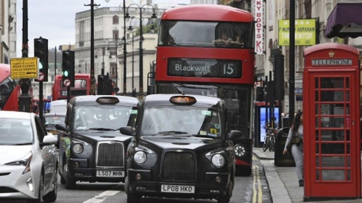 Entra en vigor el impuesto para los vehículos contaminantes en el centro de Londres