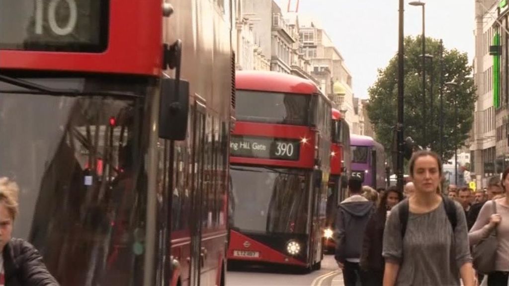 Arranca la tasa a vehículos contaminantes para entrar al centro de Londres