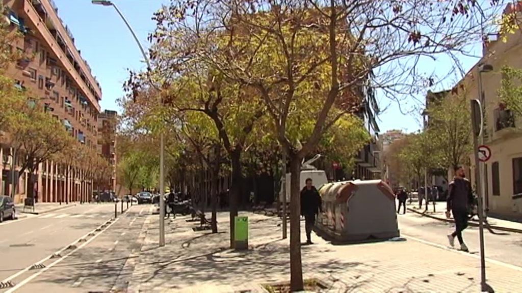 Buscan a la persona que disparó por la espalda a un hombre de 70 años en Barcelona