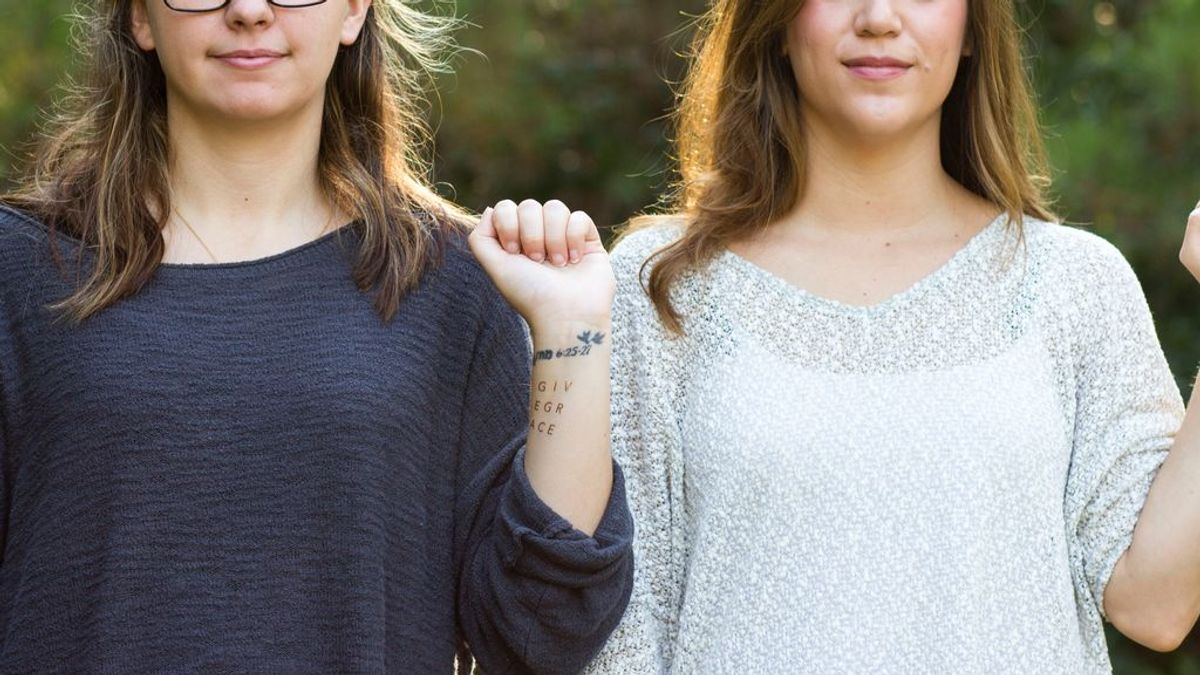 Dime qué relación tienes con tu hermana y te diré qué tatuaje os podéis hacer juntas