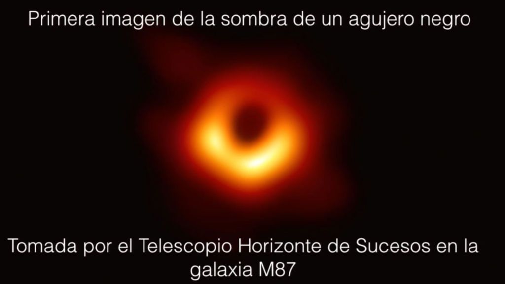 Primera imagen de un agujero negro en la galaxia M87