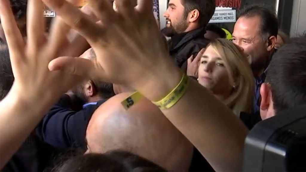 Cayetana Álvarez, contra los boicoteadores de su acto en Barcelona: “Niñatos, totalitarios, pijos, reaccionarios…”