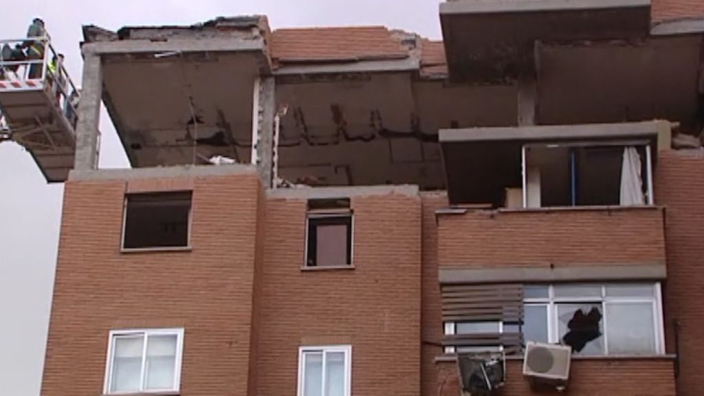 Los Bomberos que acudieron a la explosión de Vallecas: “Todo era un caos y olía mucho a gas”