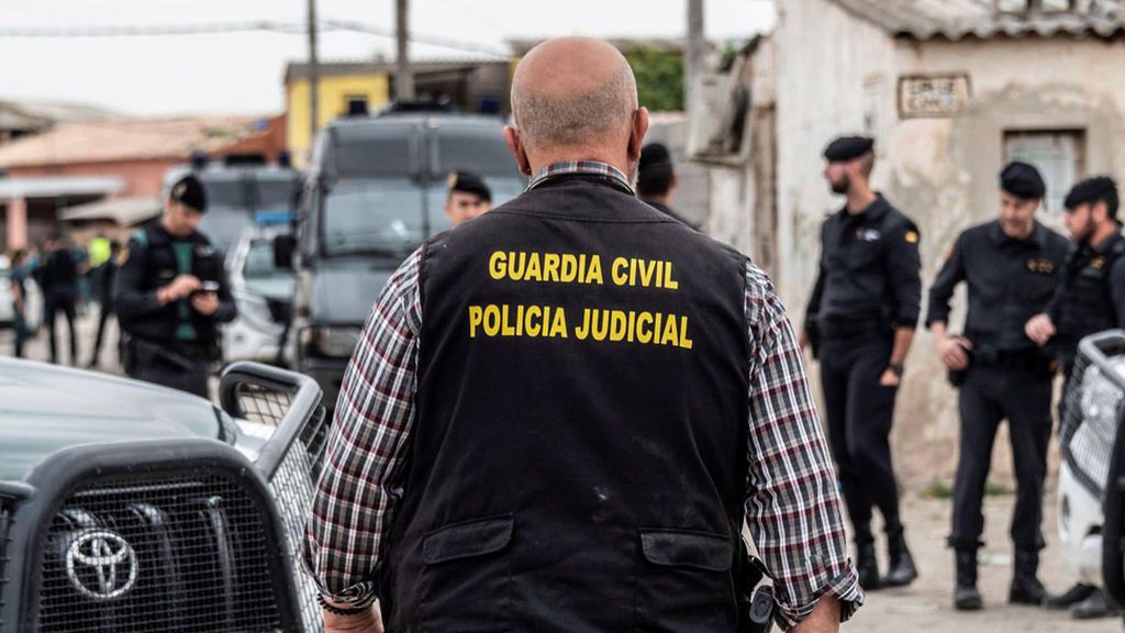 Detenido un menor de 16 años acusado de haber matado a su madre adoptado dos años antes Detenido un menor de 16 años acusado de haber matado a su madre adoptado dos años antes