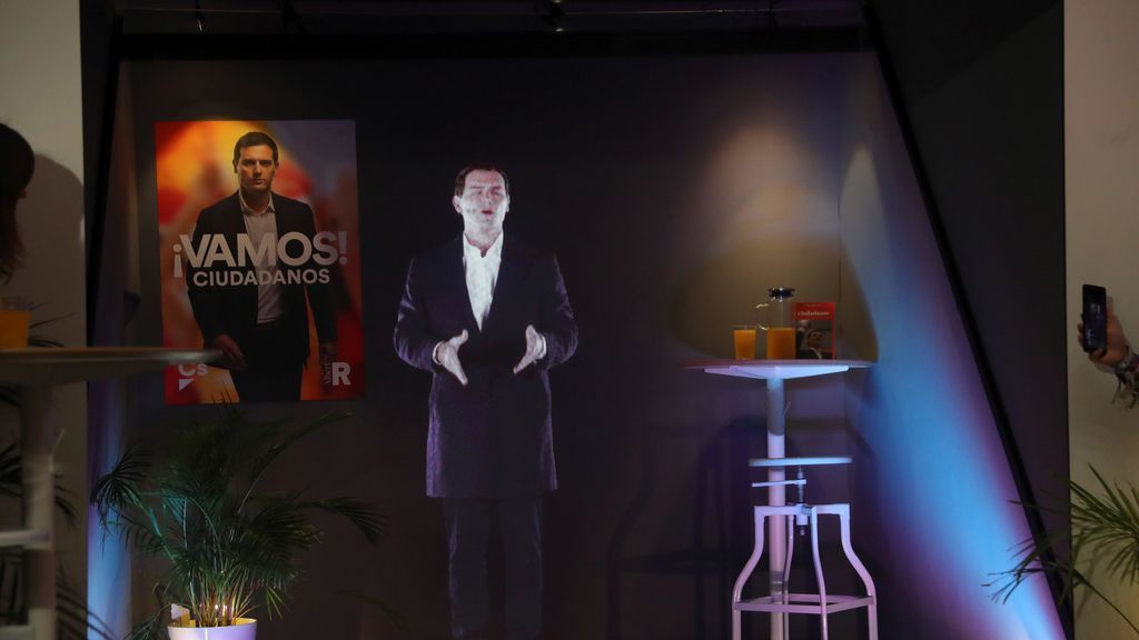 Albert Rivera y su holograma dan inicio a la campaña de Ciudadanos