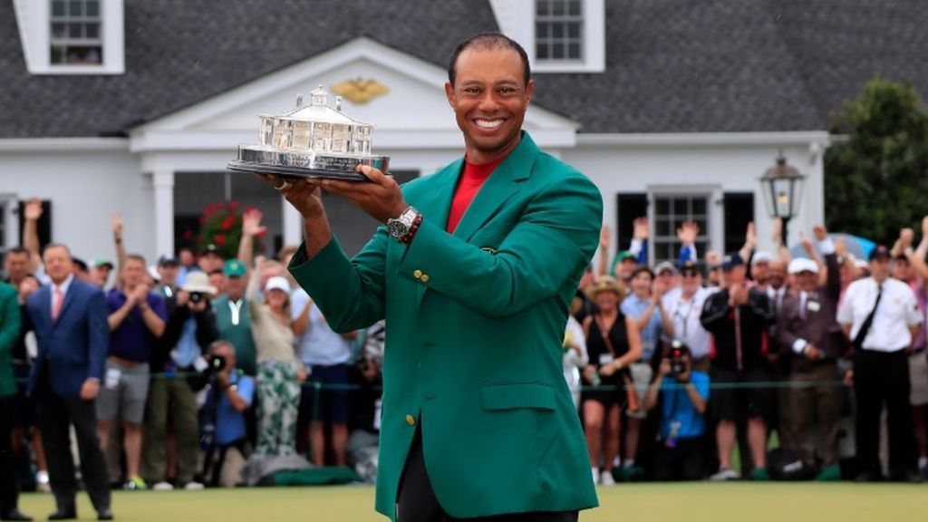 Emocionante abrazo entre Tiger Woods y su hijo tras cosechar el Masters de Augusta Emocionante abrazo entre Tiger Woods y su hijo tras cosechar el Masters de Augusta
