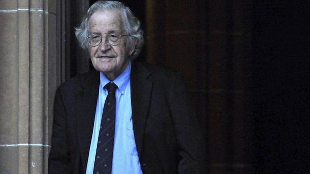 Noam Chomsky galardonado con el premio Fronteras del Conocimiento por sus estudios sobre el lenguaje humano
