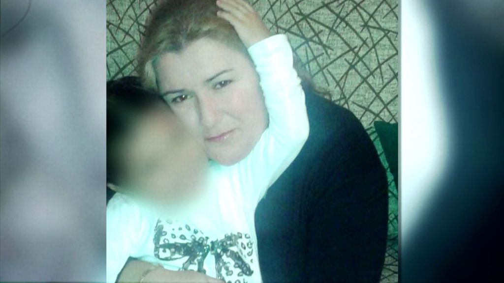 La madre de una niña que se cayó durante el parto: “La ginecóloga se despistó y no la cogió”