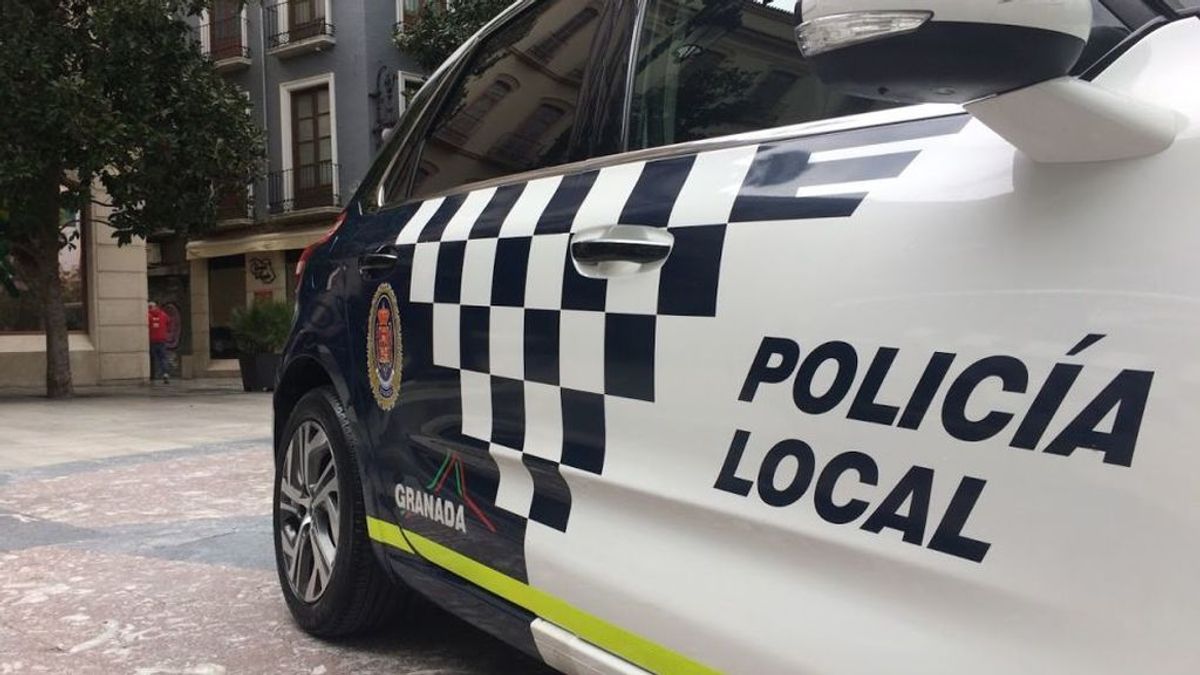 Detenido en Granada acusado de masturbarse ante menores durante el paso de las procesiones