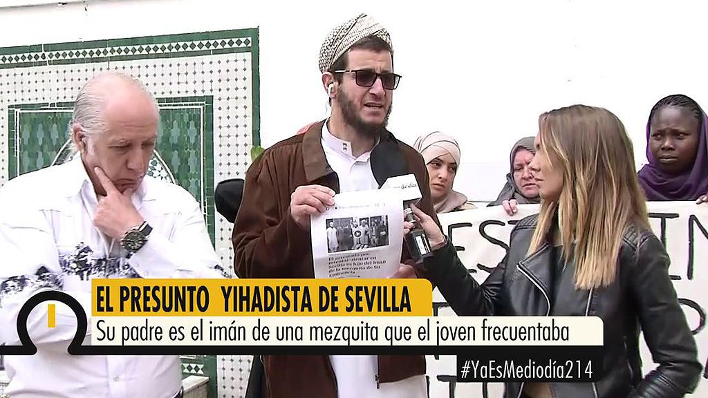 La comunidad musulmana de Sevilla se concentra: "El islam significa paz"