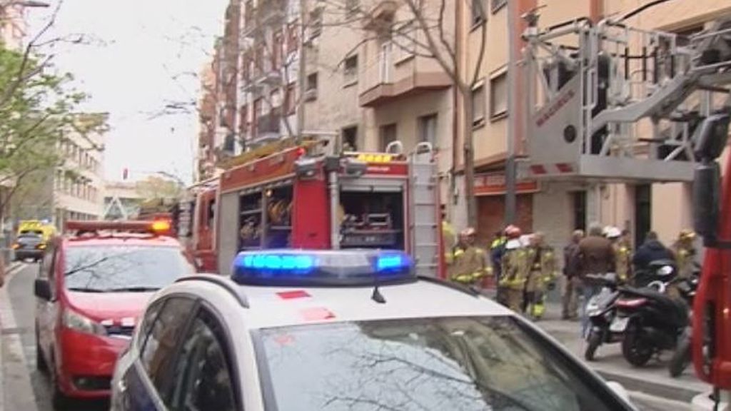 Mueren un niño y un hombre en el incendio de un piso en Llobregat