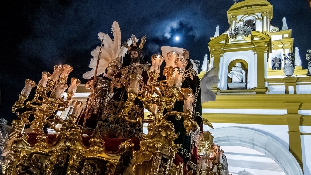 Sevilla vive su 'Madrugá'