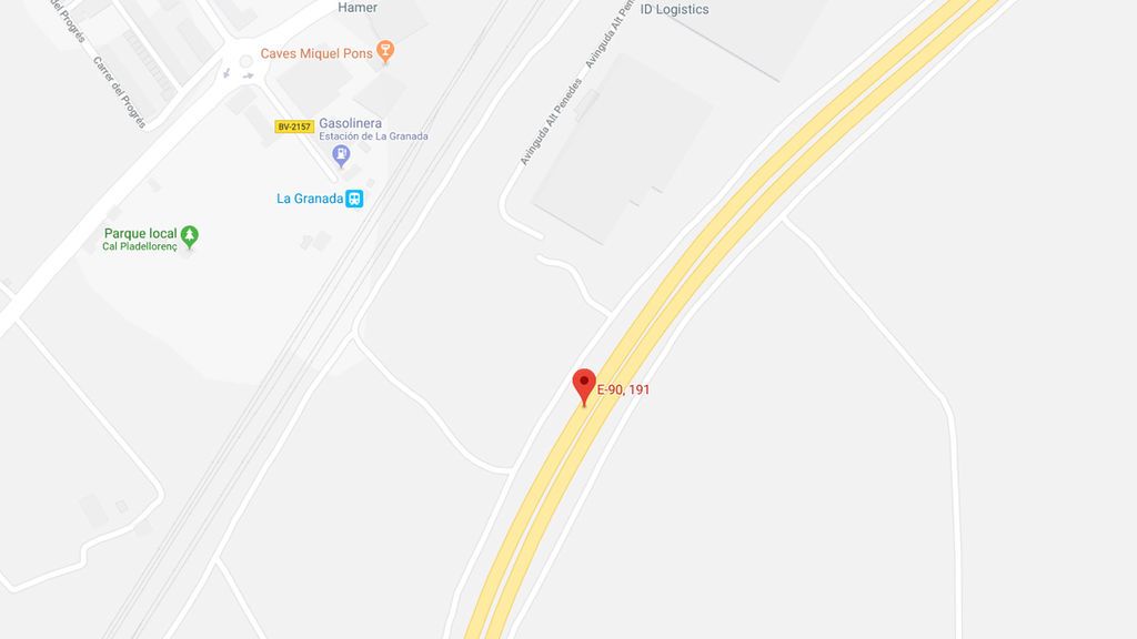 Muere atropellada una mujer al bajar de su coche en Barcelona Muere atropellada una mujer al bajar de su coche en Barcelona