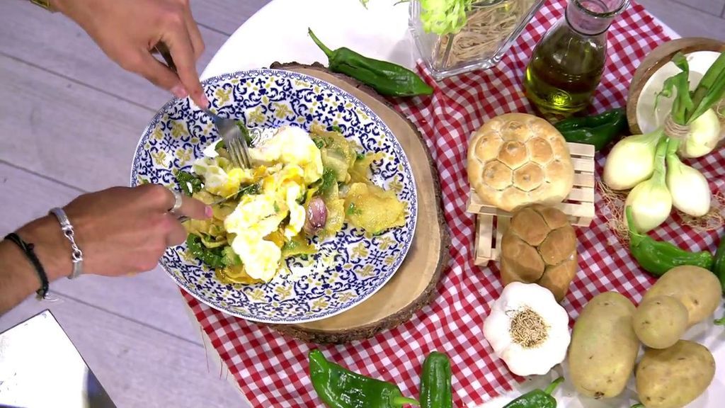 Jorge Brazález prepara su plato favorito de una forma muy especial: patatas fritas con huevos