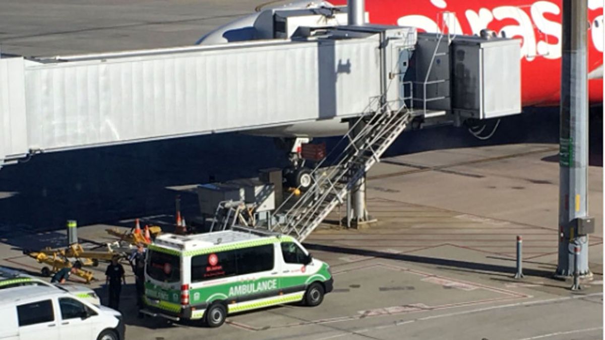 Muere una bebé de dos meses en un avión que viajaba de Malasia a Australia