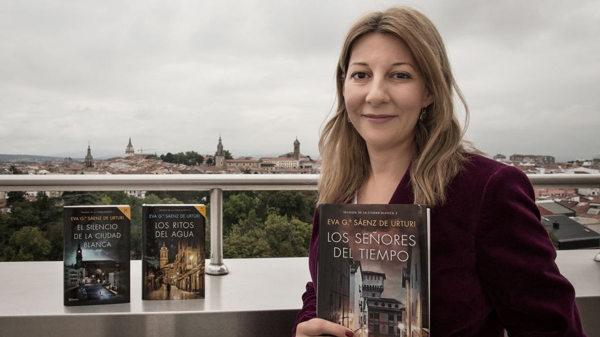 Eva García Sáenz de Urturi es la autora de la 'Trilogía de la Ciudad Blanca'