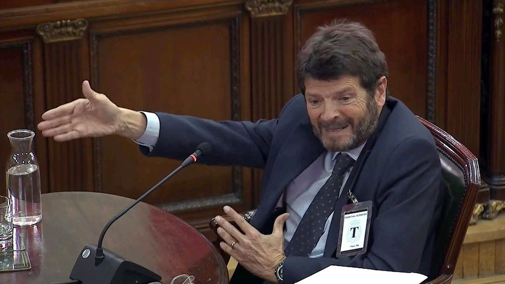 El exdirector de los Mossos reconoce su "incomodidad" sobre cómo podía "evolucionar" el Govern hacia el 1-O El exdirector de los Mossos reconoce su "incomodidad" sobre cómo podía "evolucionar" el Govern hacia el 1-O