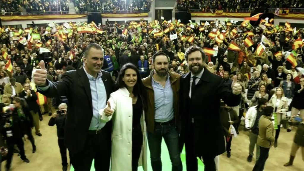Así fue el último y multitudinario mitin de Vox antes del cierre de campaña
