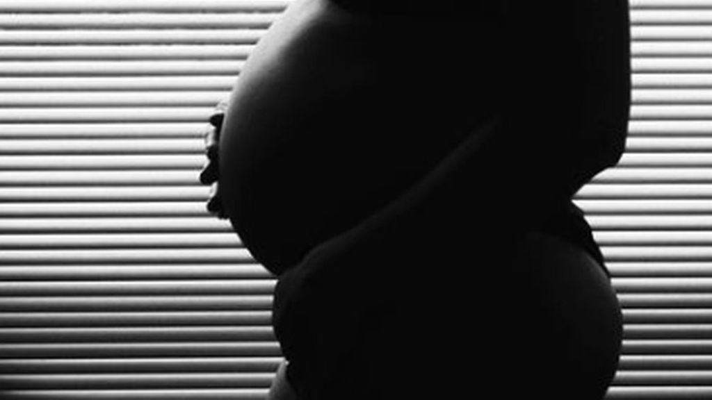 Un juez ordena el ingreso hospitalario de una embarazada que quería dar a luz en su casa de Oviedo