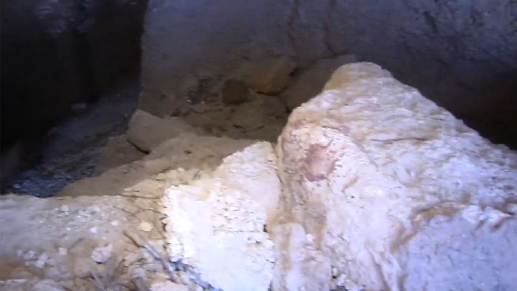 Entramos en la cueva del horror donde fueron encontrados los cadáveres del crimen de Adeje