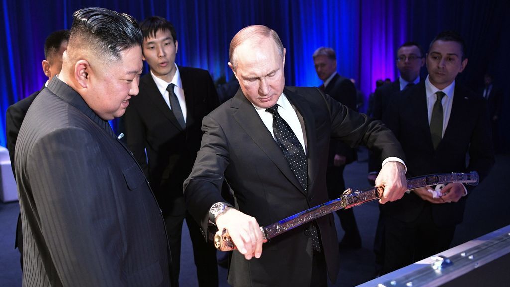 Primer encuentro de dos de los hombres más controvertidos del panorama internacional, Kim Jong-un y Vladimir Putin