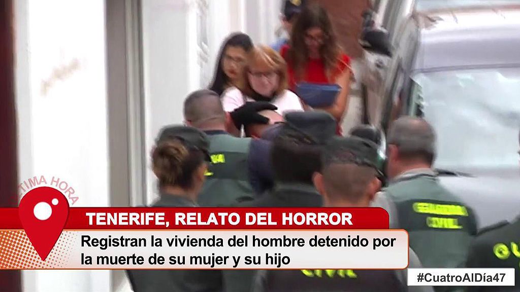 El vídeo de la llegada al registro del presunto asesino de su mujer y su hijo mayor en Tenerife