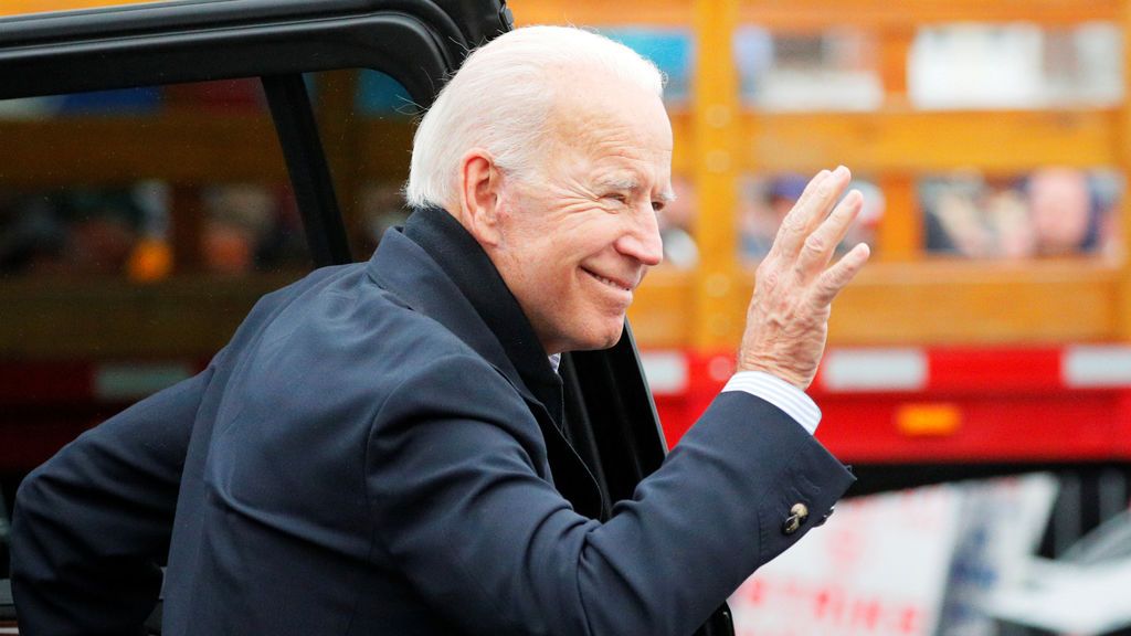 Joe Biden presenta oficialmente su candidatura y lo festeja en una pizzería  en Nueva York