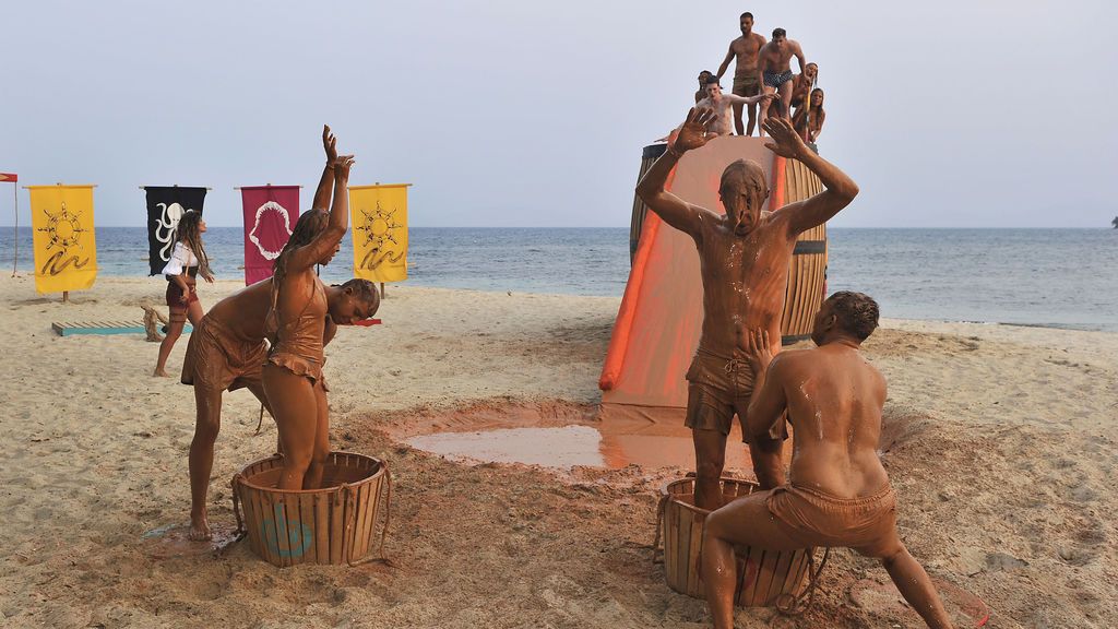 Y caer en una piscina llena de barro