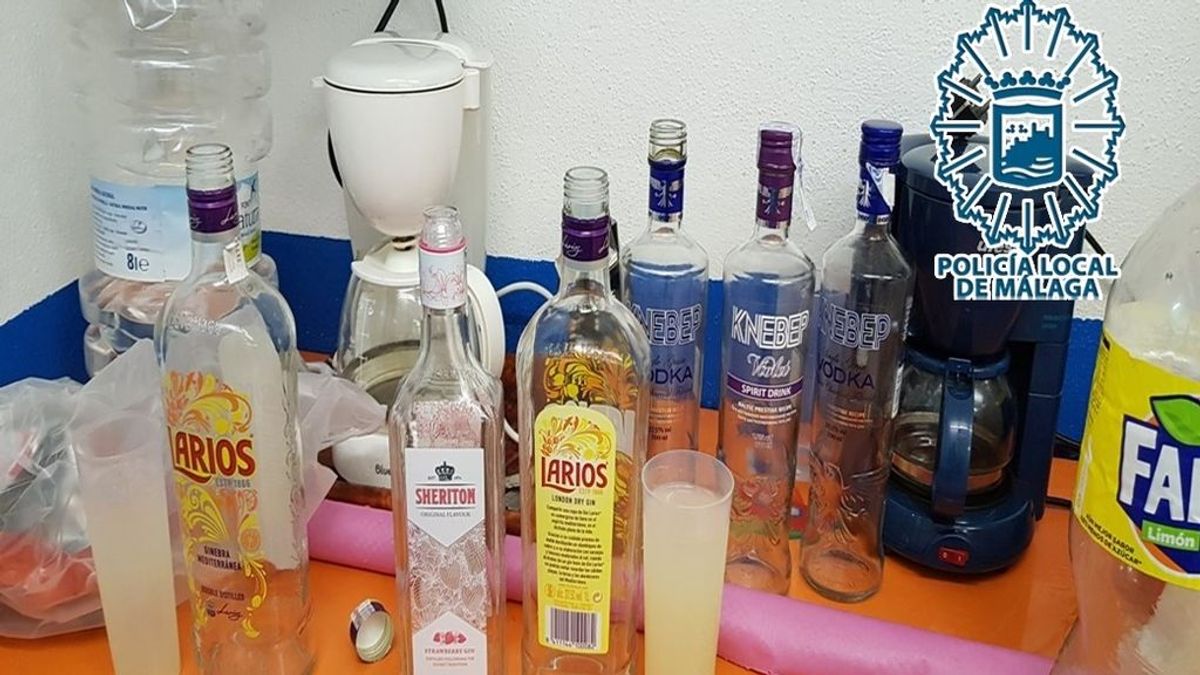 La Policía Local de Málaga sorprende a un niño de ocho años fumando en cachimba en un establecimiento La Policía Local de Málaga sorprende a un niño de ocho años fumando en cachimba en un establecimiento