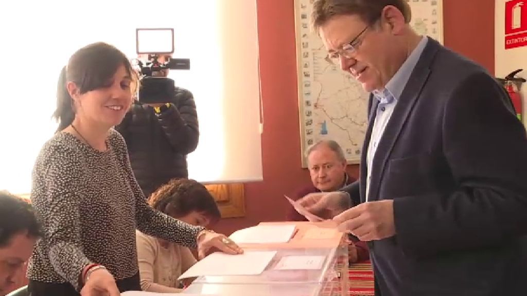 Los valencianos votan en 3 urnas, doble cita electoral en la Comunidad