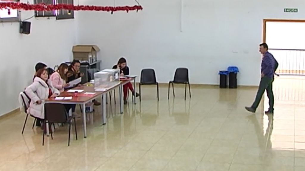 Una de las mesas más aburridas de España: el pueblo en el que solo ha votado el 1% de la población