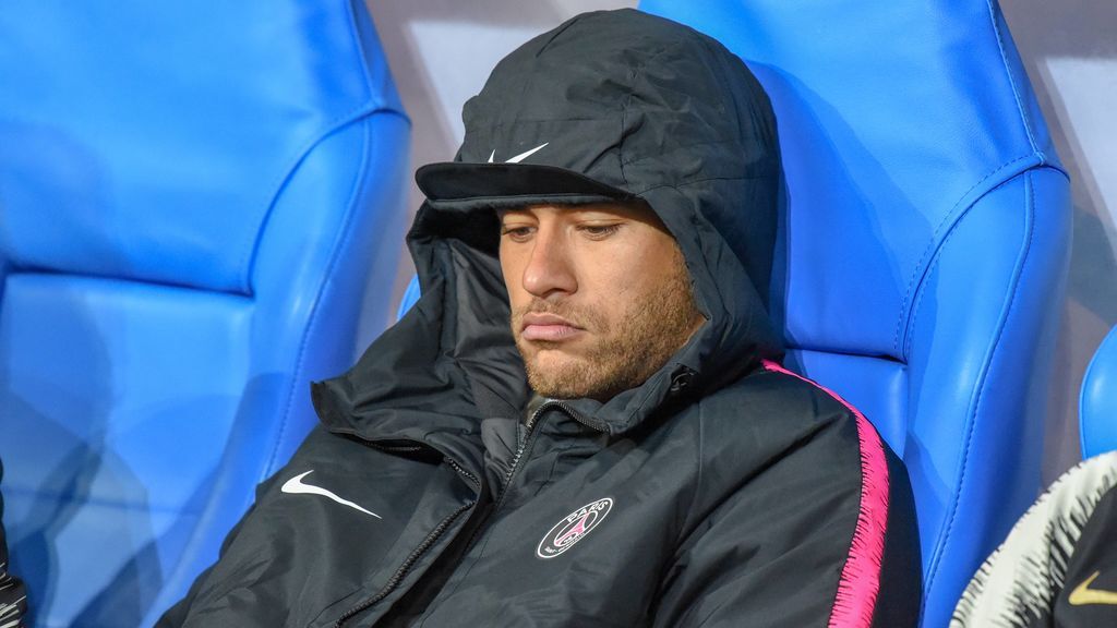 Neymar y Mbappé pierden los papeles con el PSG: De la entrada agresiva del francés al puñetazo del brasileño