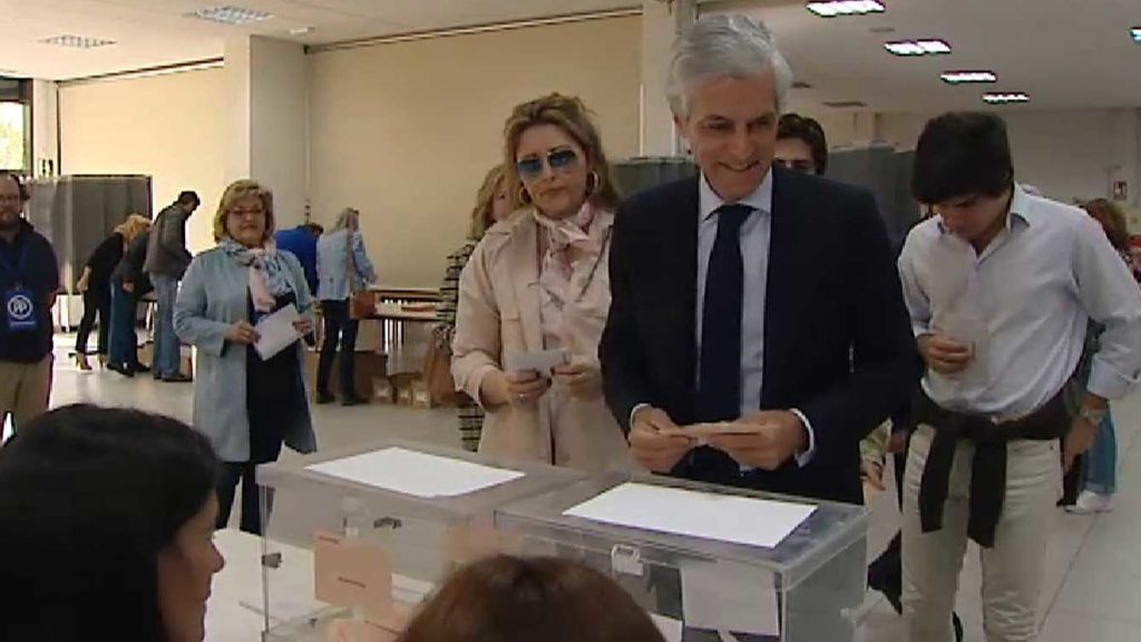 Adolfo Suárez Illana vota en La Moraleja