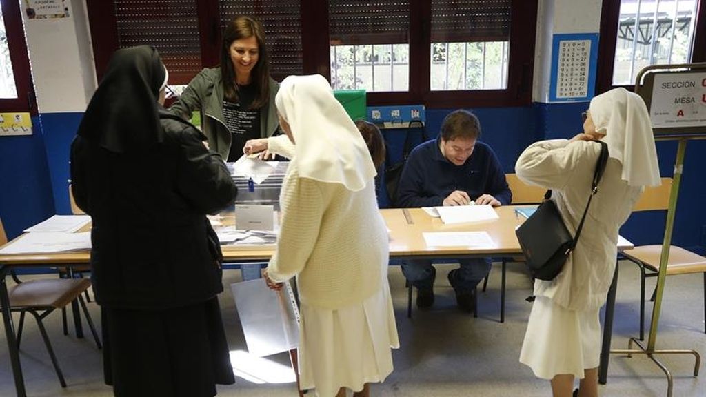 Casado, Rivera, Abascal, Iglesias y Sánchez ya han votado en las elecciones generales
