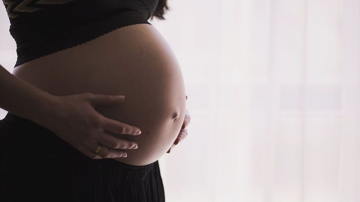 Demanda a una empresa de fecundación 'in vitro': una mujer da a luz a un niño de otra raza