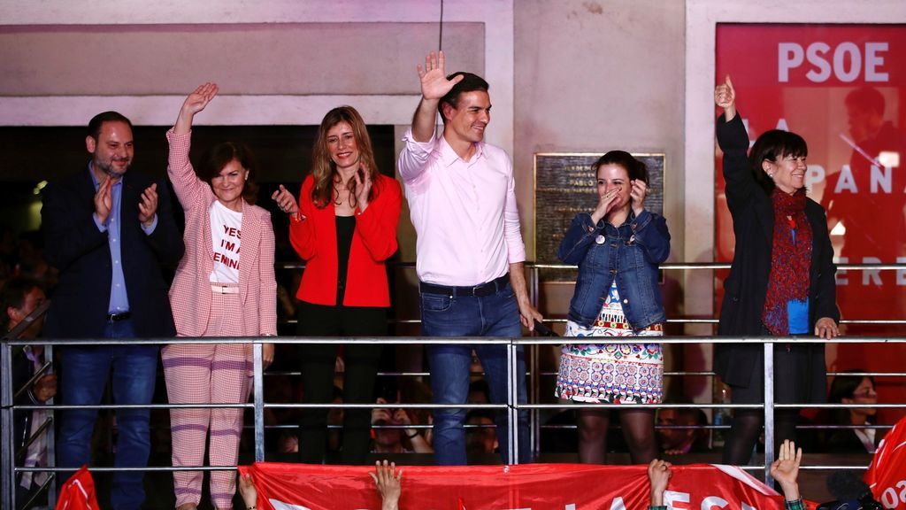 El PSOE de Sánchez vuelve a teñir el mapa de rojo
