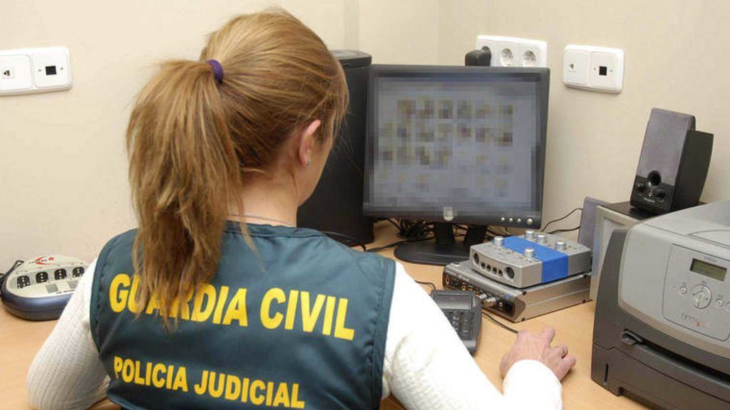 Detenido el empleado de un hotel de Granada acusado de agresión sexual a una niña de cinco años Detenido el empleado de un hotel de Granada acusado de agresión sexual a una niña de cinco años
