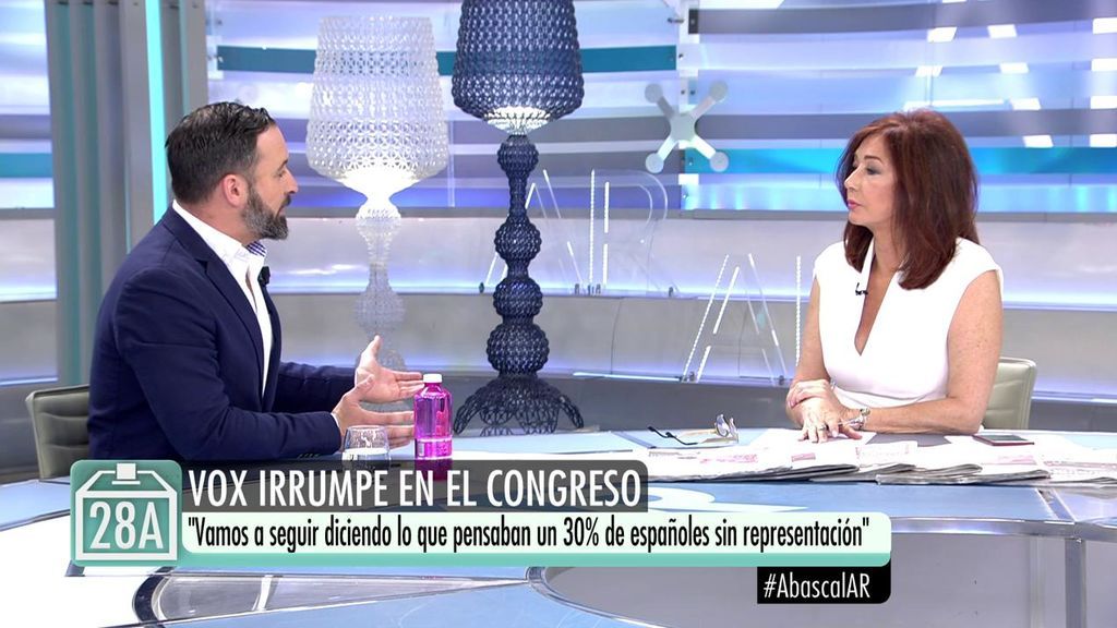 Santiago Abascal: "Con los socialistas la economía irá mal"