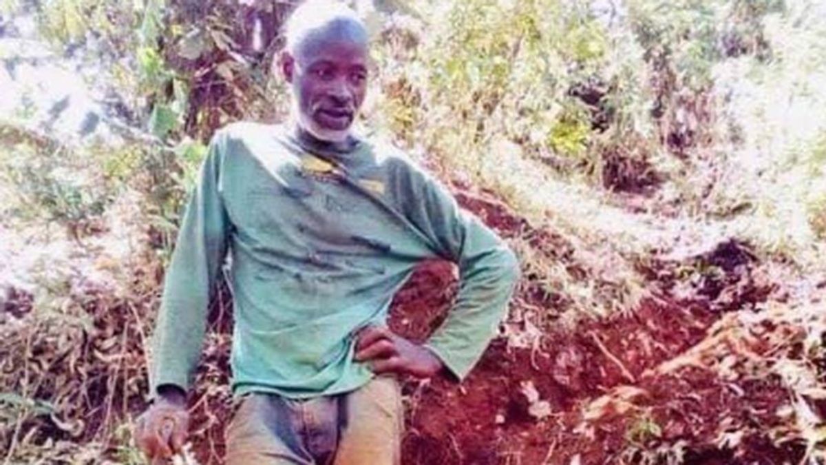 El señor Muchami, el héroe de la aldea de Kaganda que construyó una carretera con sus manos