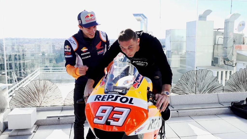 "Ay mi alma, ahí voy", Joaquín prueba la MotoGP de Marc Márquez