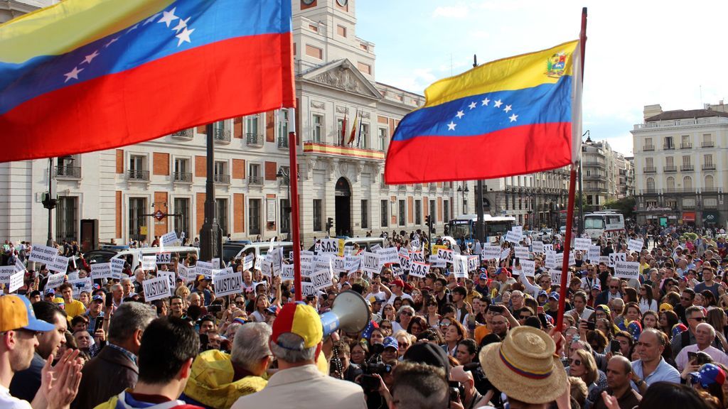 Los venezolanos residentes en España se manifiestan en apoyo a Guaidó
