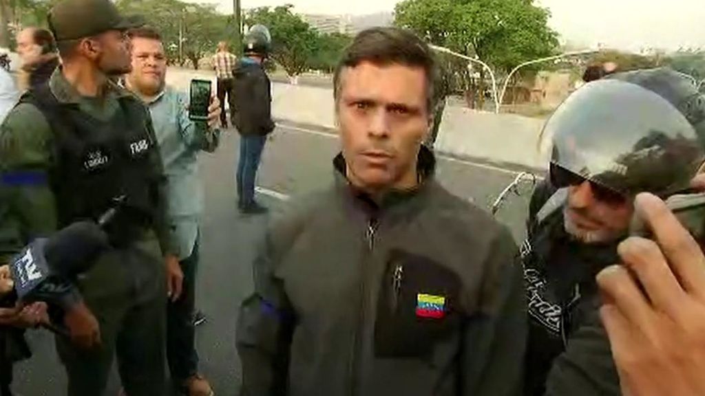 Primeras palabras de Leopoldo López tras ser liberado: "Todos a la calle"