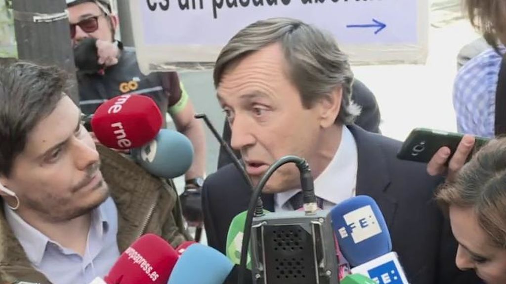 Los barones del PP reivindican el centro derecha y el cierre de filas en torno a Casado