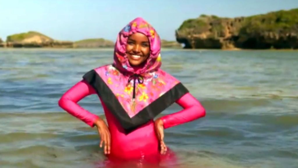 Halima Aden y su burkini rompen moldes en Sports Illustrated