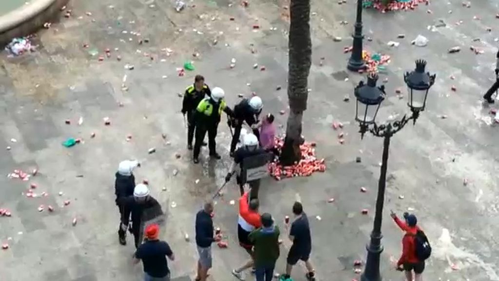 Seis hinchas violentos del Liverpool detenidos en Barcelona