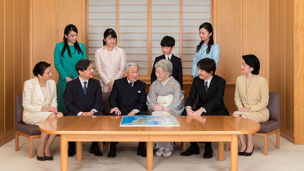 Japón abre una nueva era imperial con la ascensión al trono de Naruhito
