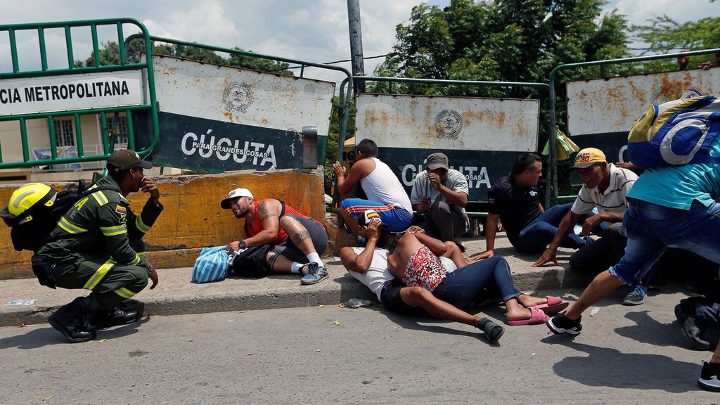 Escenas de pánico en la frontera entre Venezuela y Colombia